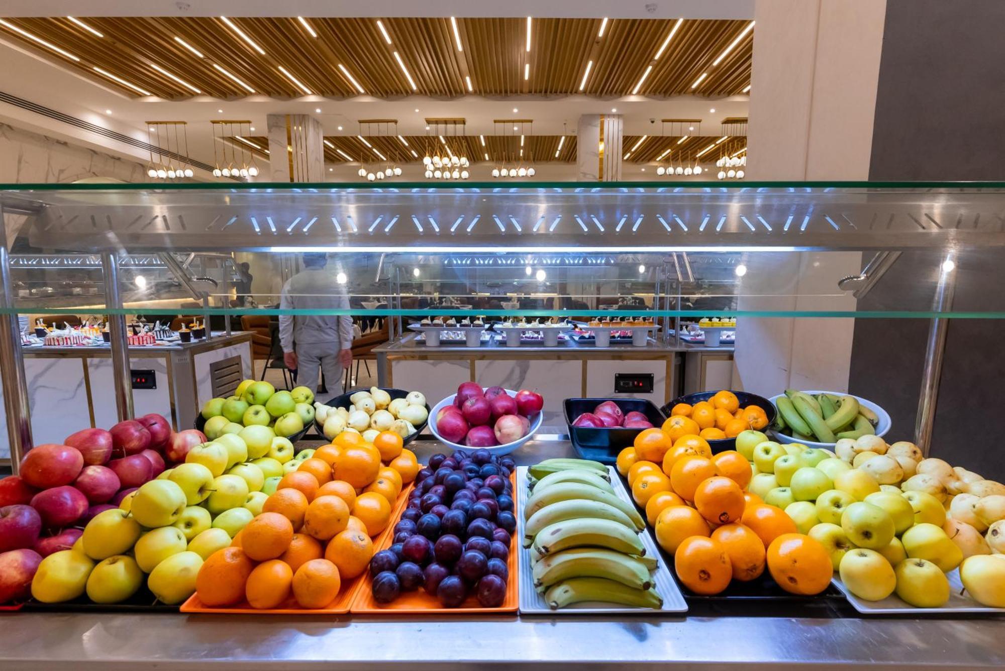 The V Luxury Resort Sahl Hasheesh Χουργκάντα Εξωτερικό φωτογραφία Fruit at a buffet