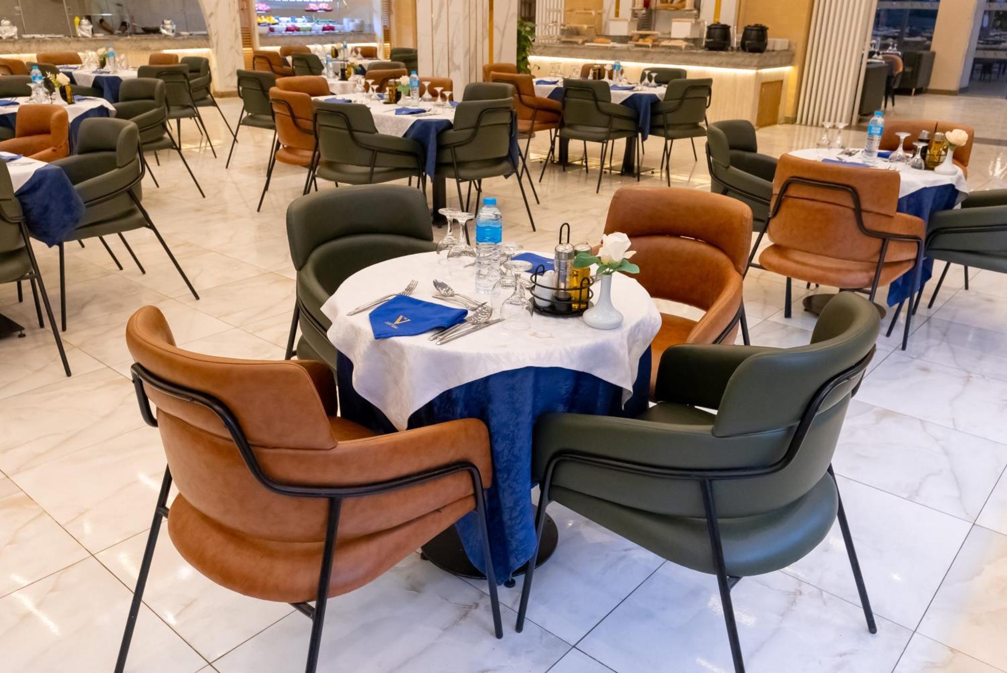 The V Luxury Resort Sahl Hasheesh Χουργκάντα Εξωτερικό φωτογραφία The interior of the restaurant
