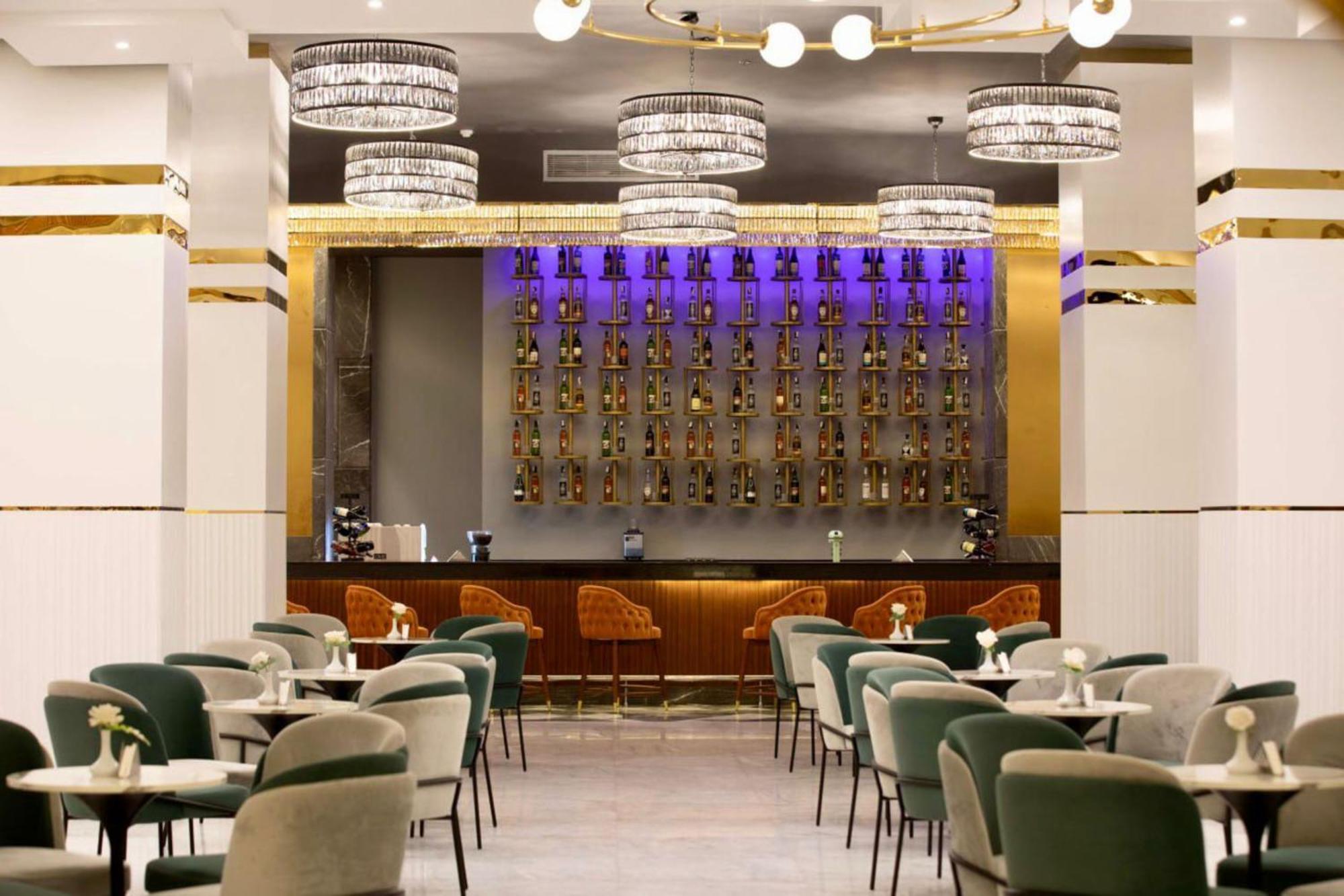 The V Luxury Resort Sahl Hasheesh Χουργκάντα Εξωτερικό φωτογραφία The interior of the restaurant