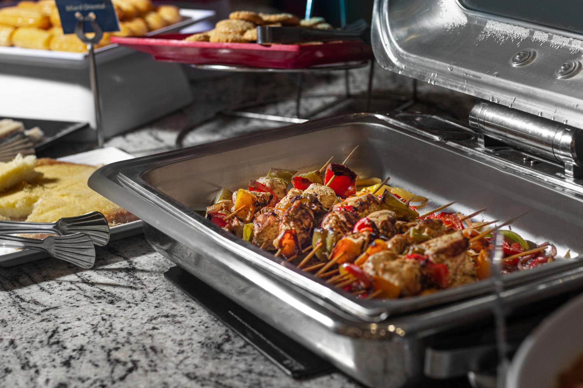 The V Luxury Resort Sahl Hasheesh Χουργκάντα Εξωτερικό φωτογραφία A chafing dish
